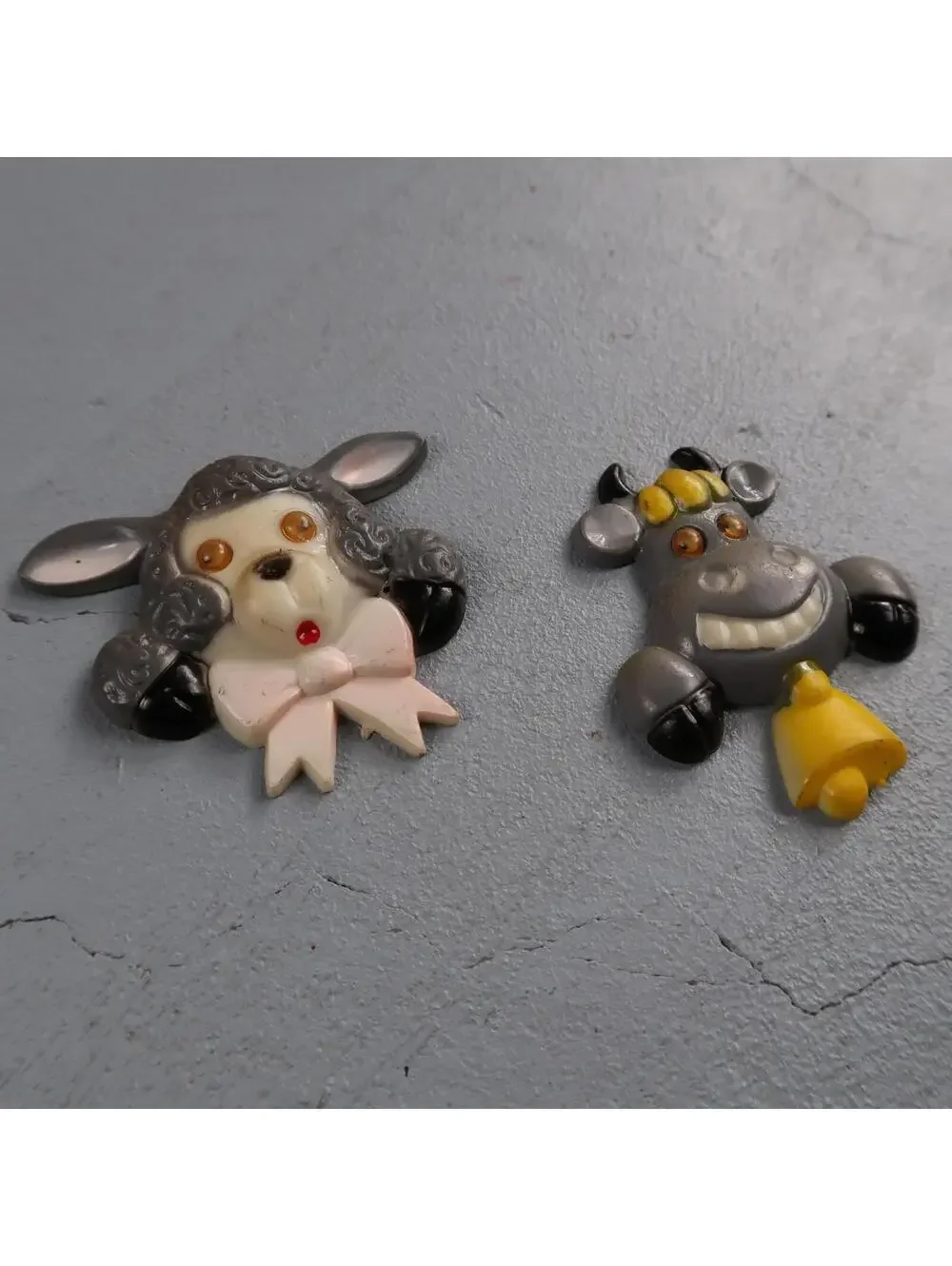 Little Lambs Head with Wiggly Eyes Refrigerator Magnet Bull Cute MCM Fridge Art